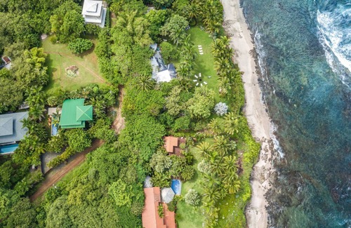 Junquillal Casa | Tropical oasis a stone's throw to the beach. Perfect for families. Pet friendly