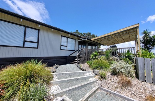 Mangawhai Heads Casa | Tropical Oasis in Golden Circle