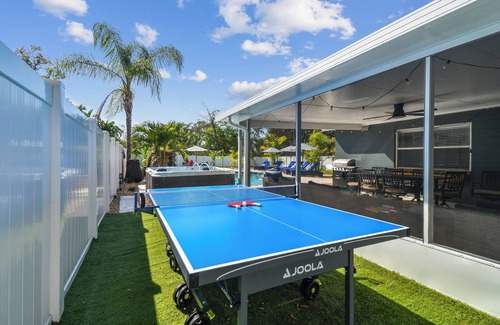 Terrace Park Casa | Tropical Oasis in the Heart of Tampa - Perfect for Families or Couples