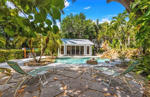 Rocky Point Cabaña | Tropical Oasis Pool House with full bath and full access to pool.