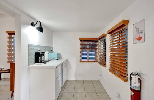 Sailboat Bend Casa | Tropical Oasis: Studio w/ Pool