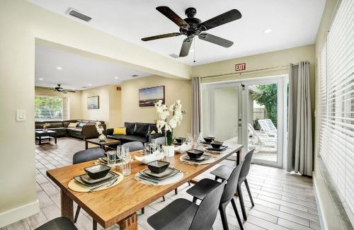 Hollywood Lakes Casa | Tropical Palm Oasis Heated Pool near Beach