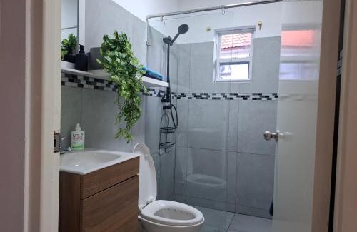 Willemstad Apartamento | Tropical Palm Retreat