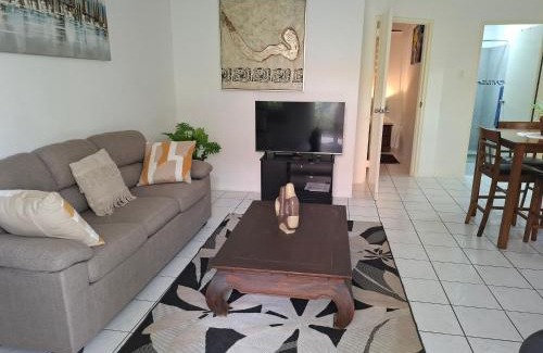 Willemstad Apartamento | Tropical Palm Retreat