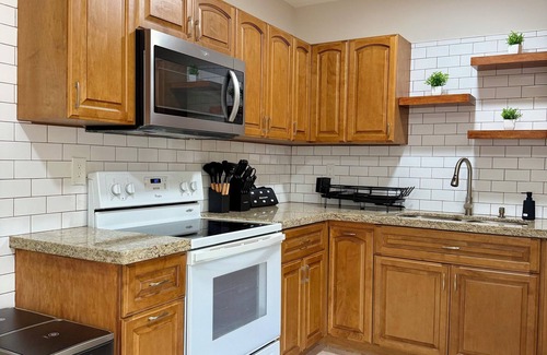 Central Fort Lauderdale Casa | Tropical Paradise: Near Beach, Cruise, Airport & Stadium