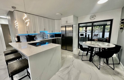 Greenacres Casa | Beautiful family home with 3 bedrooms and two bathrooms.