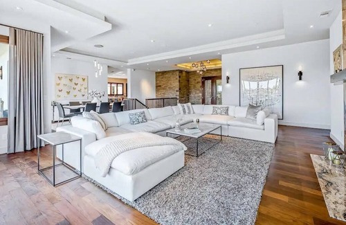 La Jolla Mesa Casa | Tropical Paradise First-Class Amenities and Views