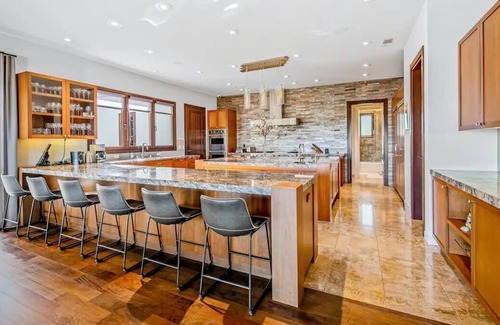 La Jolla Mesa Casa | Tropical Paradise First-Class Amenities and Views
