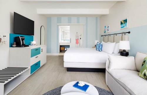 New Town Hotel | Tropical Playground | Relaxed Key West Stay w/ Pool, Karaoke Nights & Tiki Bar