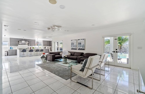 Miami Lakes Casa | Tropical Pool Paradise x 6-BD,4-BA Luxury Living
