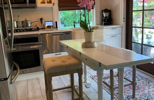 West Palm Beach Cabaña | tropical poolside cottage -minutes from beaches & downtown