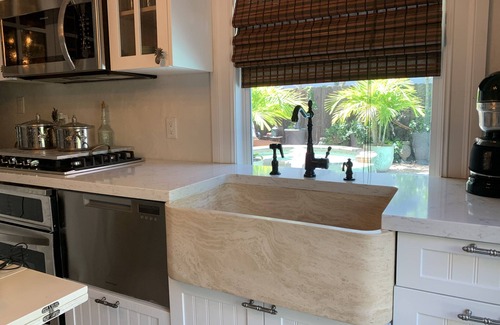 West Palm Beach Cabaña | tropical poolside cottage -minutes from beaches & downtown