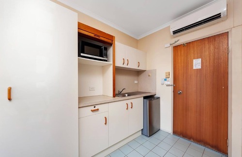 Cairns North Hotel | Tropical Queenslander