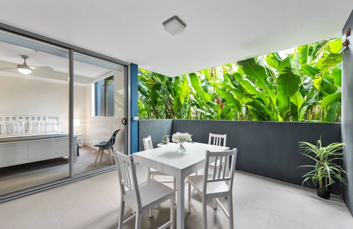 West End Apartamento | Resort tropical ~ 2 habitaciones / 2 baños / 1 auto ~ West End