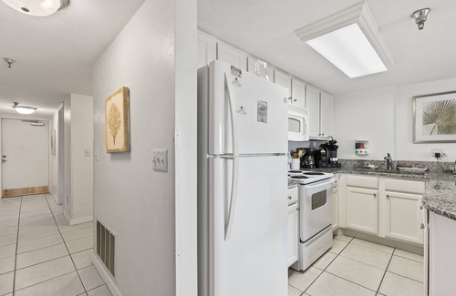 Daytona Beach Shores Apartamento | Tropical Suites at Sunglow Resort