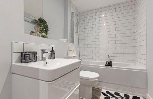 Bordesley Apartamento | Tropical Suite - 2 Bed 2 Bath City Centre Netflix Games - Exclusive Weekly and Monthly DEALS - Raozee Homes