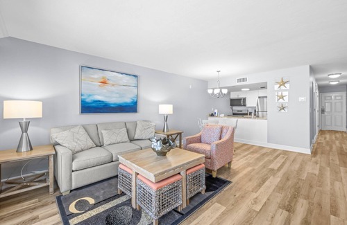 Captiva Condominio | **Tropical Tranquility Awaits – A Stunning One-Bedroom, One-Bathroom