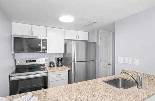 Captiva Condominio | **Tropical Tranquility Awaits – A Stunning One-Bedroom, One-Bathroom
