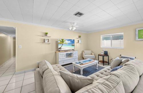 Fort Pierce Apartamento | Tropical Tranquility In South Hutchinson Beach