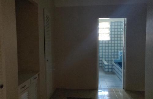 Roseau Apartamento | Tropical Villa