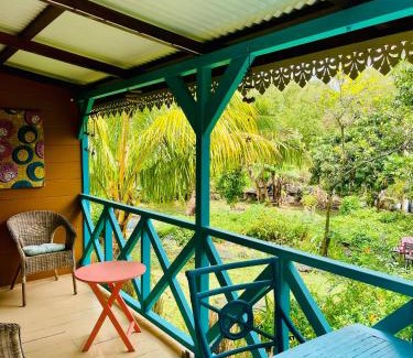 La Mivoie Chalet De Esquí | Tropical Wooden Lodge