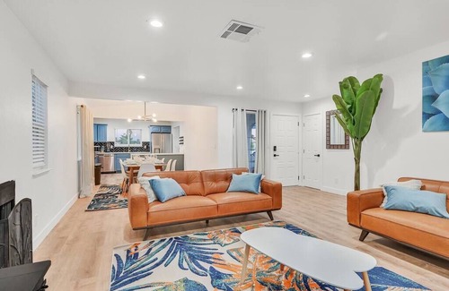 North Las Vegas Casa | Tropicana 5 Bd X 3 Bth 6 Bds