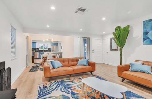 North Las Vegas Villa | Tropicana Desert-5 Bdm x 3 Bth 6 Kng Beds, Free Spa Heat