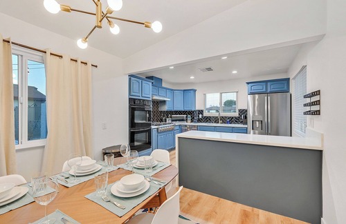 North Las Vegas Villa | Tropicana Desert-5 Bdm x 3 Bth 6 Kng Beds, Free Spa Heat