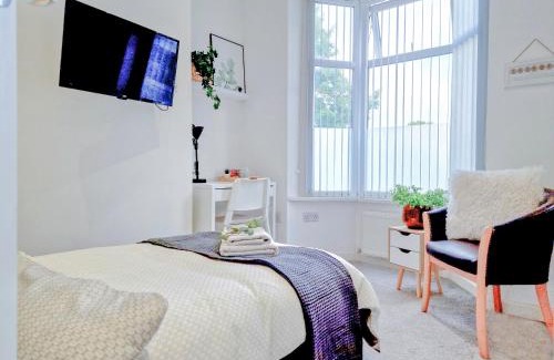 Barnsley Casa | Tropicana House