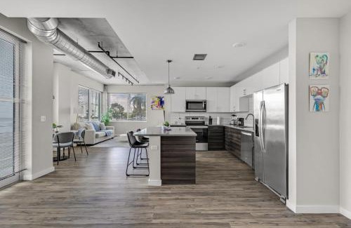 St. Petersburg - Clearwater Apartamento | Tropicana Stadium 2 Bed In DWTWN With Free Parking