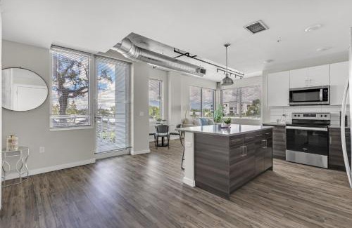 St. Petersburg - Clearwater Apartamento | Tropicana Stadium 2 Bed In DWTWN With Free Parking