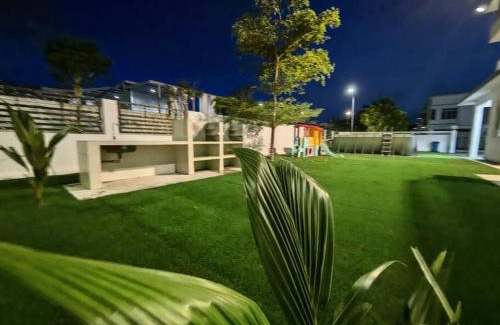 Bandar Penawar Casa | TropINN Villa- CornerHouse BIGPool BBQ KTV Billard