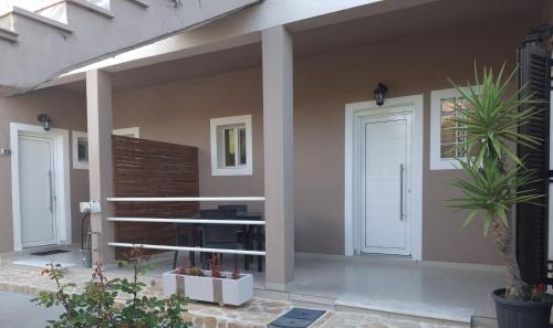 Roda Apartamento | Trousas Double Apartment