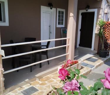 Roda Apartamento | Trousas Double Apartment