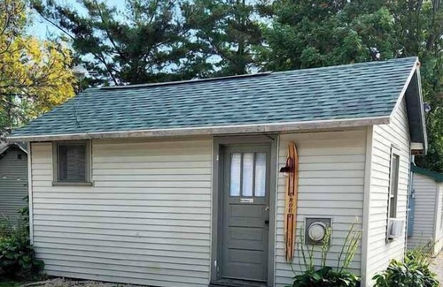 Fremont Cabina | Trout Cabin - Waterfront resort on Fremont Wolf River