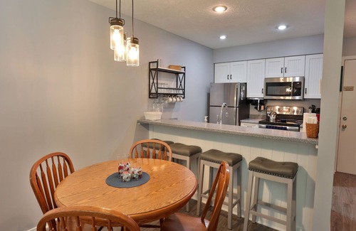 Harbor Springs Condominio | Trout Creek Condos #17 - 1 Bdrm, 1 Bath, Sleeps 4
