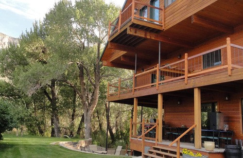 Cody Cabina | Trout Creek Lodge en el agua