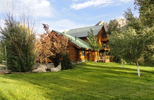 Cody Cabina | Trout Creek Lodge en el agua