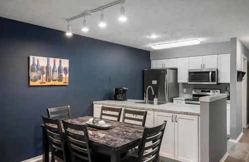 Harbor Springs Casa | Trout Creek Resort/Golf/Pool/Hot tub/Sauna/Pet friendly