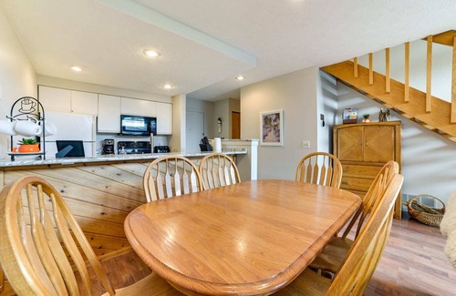 Harbor Springs Apartamento | Trout Creek Resort Condo - 1 Mi to Nubs Nob!