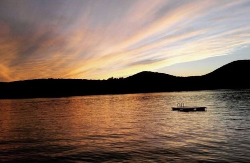 Diamond Point Cabina | "TROUT LAKE PARADISE"- Lakefront Property