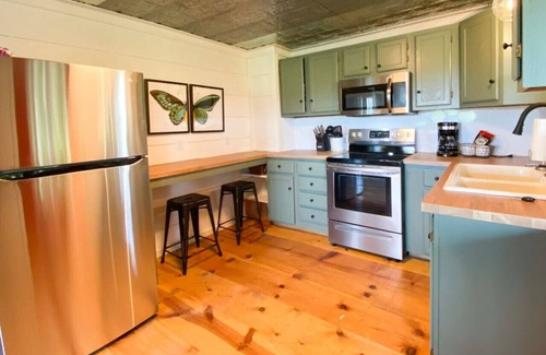 Boswell Cabina | Trout Run Lodge ~ with Gorgeous White River Views