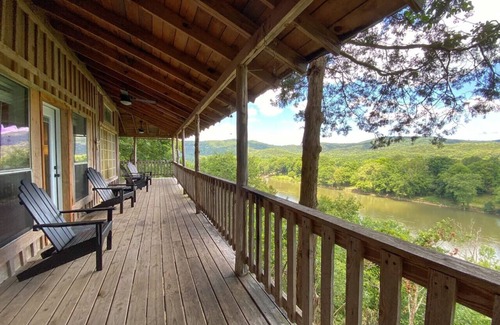 Boswell Cabina | Trout Run Lodge ~ with Gorgeous White River Views
