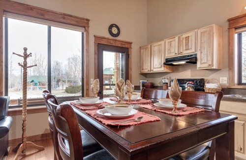 Bozeman Casa | Pesca con mosca Cabina en Hermosa Gallatin River Propiedad