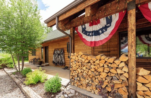 Bozeman Apartamento | TroutChasers Suite - Avail 8/16-8/26 for Montana State U. Move-in & Orientation