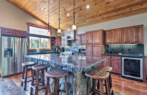 Truckee Casa | ¡NUEVO! Casa moderna con bañera de hidromasaje - 3. 2Mi a Donner Lake