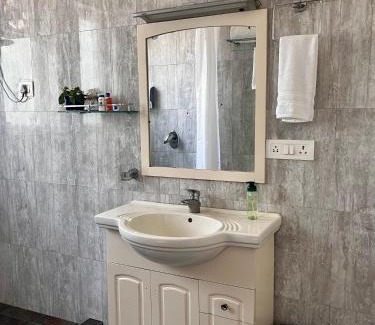 Lansdowne Casa | True Blue, Deluxe room in The Umri Lansdowne