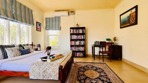 Lansdowne Casa | True Blue, Deluxe room in The Umri Lansdowne