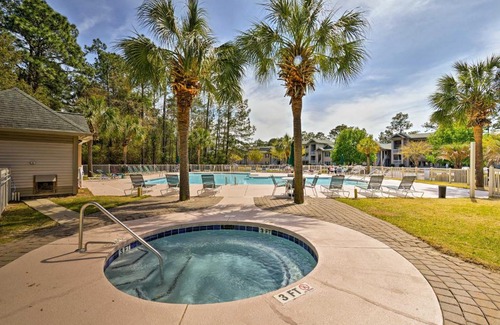 Pawleys Island Apartamento | True Blue Golf Resort Condo - 3 Mi to Beach!