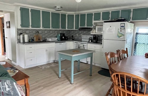Seneca Falls Cabaña | ¡Tarifas disponibles todo el año! ¿Vacaciones en el lago? ¡2020 tiene aún más para disfrutar!